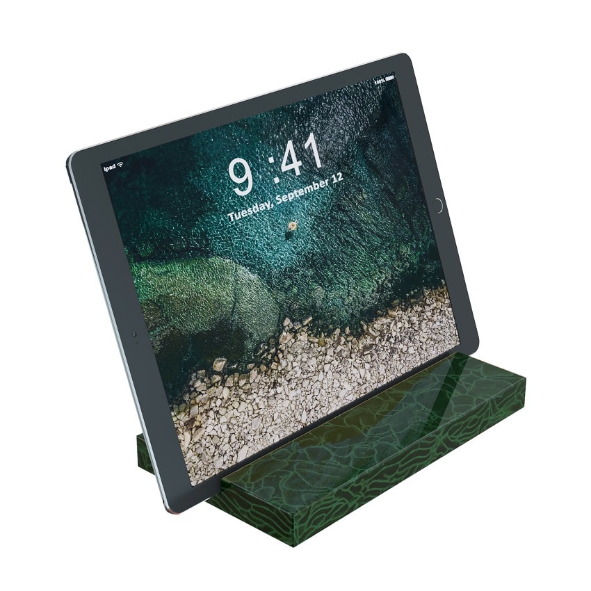 iPad Halter aus grüner Glaskeramik - Natursteindesign Rompf